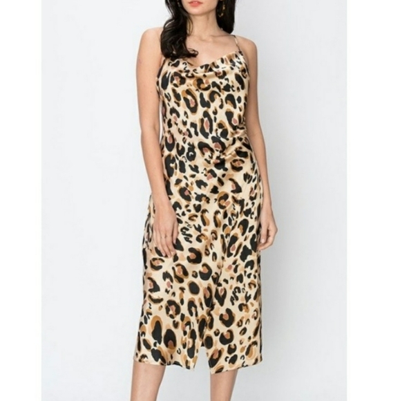 🆕 Silky Leopard print dress - Picture 11 of 13